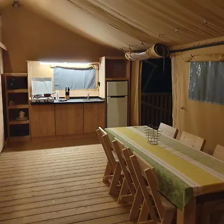 Luxury Safari Tents At Moulin Du Pommier Glamping & 럭셔리텐트