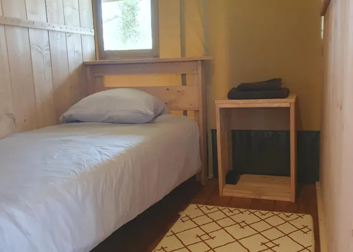 Campismo de Luxo Luxury Safari Tents At Moulin Du Pommier Glamping & Saulgond